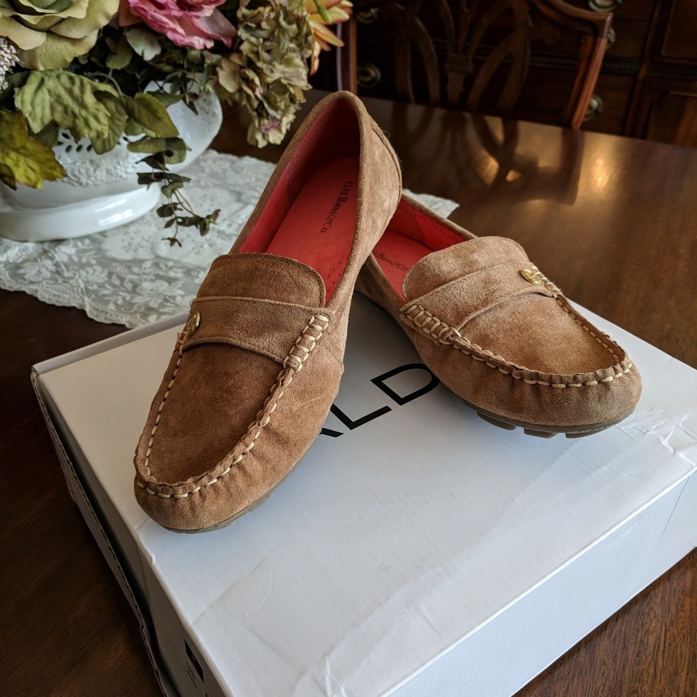 G.H. BASS&co suede loafers
